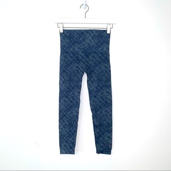 Spanx Look at Me Now Seamless Cropped Leggings in Indigo Watercolor size Small - Picture 1 of 8